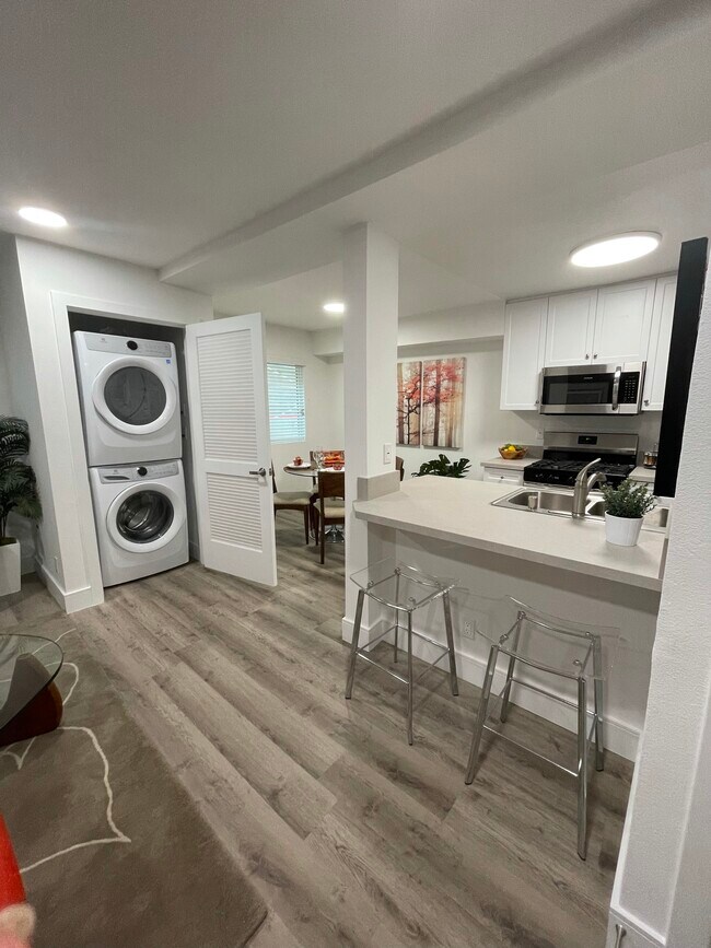 Photo - NEW 2 Bed, 2 Bath LOFTS! HEART OF KOREATOW...