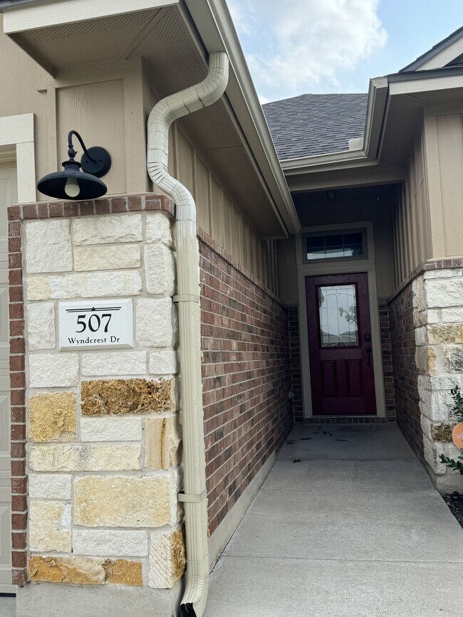 Photo - 507 Wyndcrest Drive