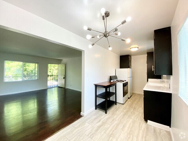 Building Photo - Jefferson Street Rental