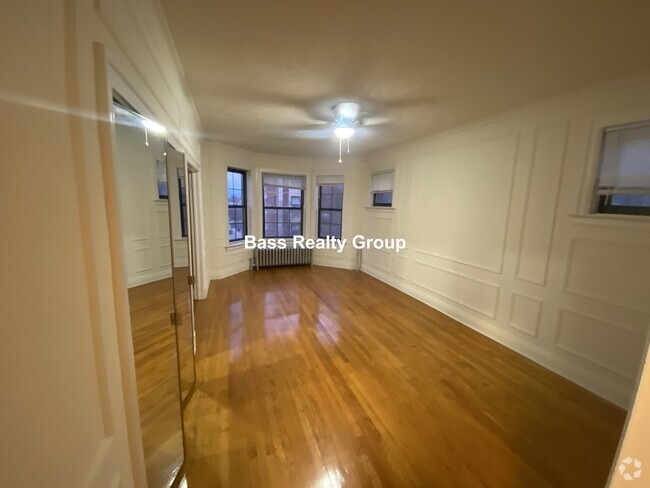 Building Photo - 5124 S Harper Ave Unit C1 Rental