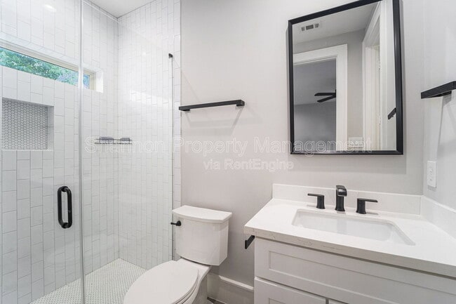 Photo - 2221 Francis St