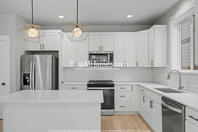Photo - Modern Four Bedroom Home in SW Gresham!