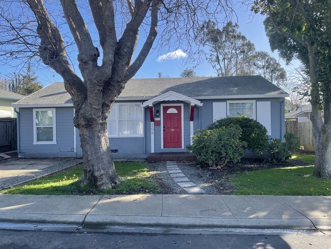 Charming 3 bedroom, 1 Bathroom Benicia Home - Charming 3 bedroom, 1 Bathroom Benicia Home