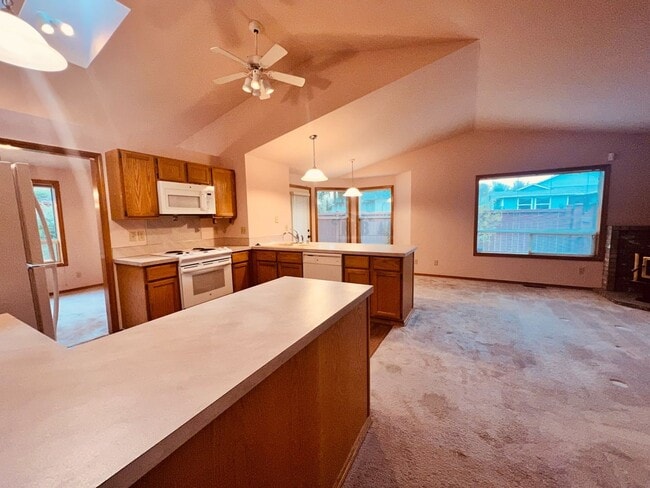 Photo - Absolutely Gorgeous Single Family Home located at Olympia!