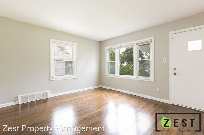 Photo - 3 br, 1 bath House - 19366 Woodside