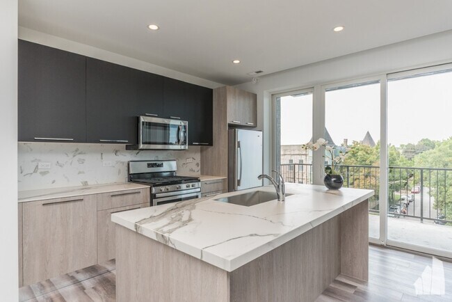 Photo - 2533 W Fullerton Ave Unidad 202 Rental