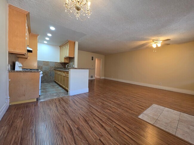 1035 Western Ave Unidad 4