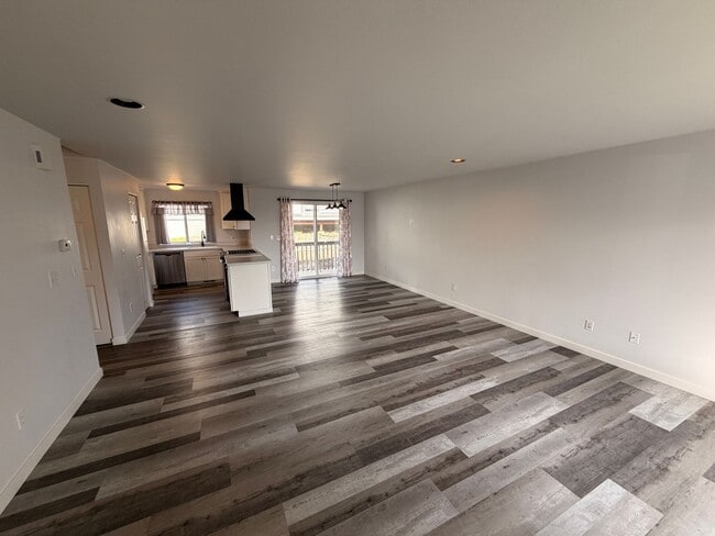 Photo - Burrows Court Unidad B