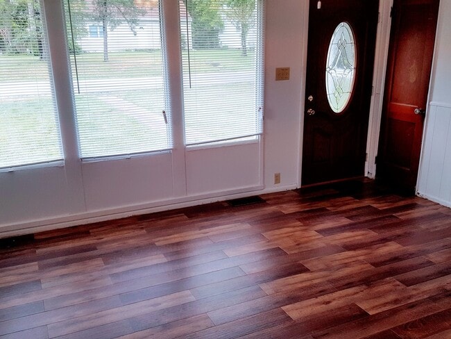 Photo - 135 N Bryan Ave Unidad 1