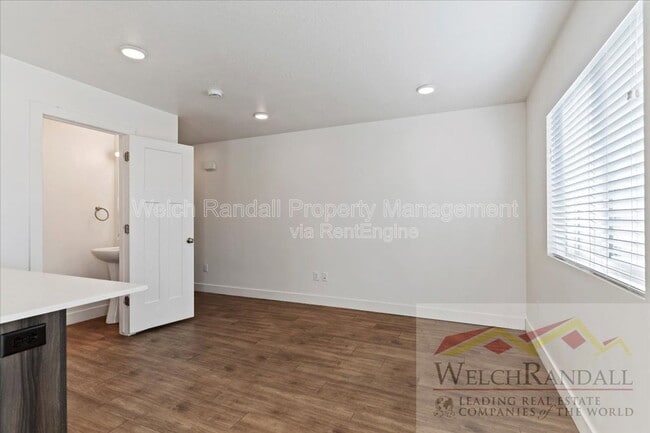 Photo - 1177 Shady Brook Ln S