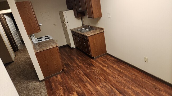 Photo - McKay Apartments