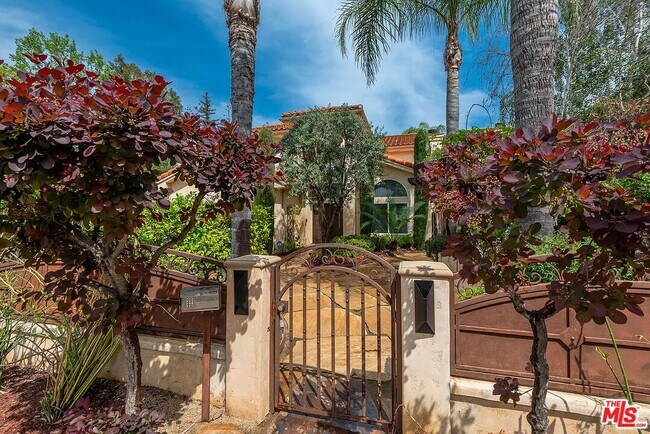 Photo - 4724 Noble Ave