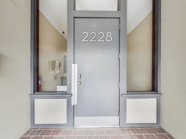 Photo - 2228 Union St Unidad 204