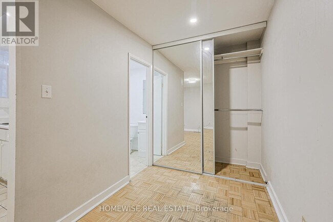 Photo - 33 Maitland St Unit 106