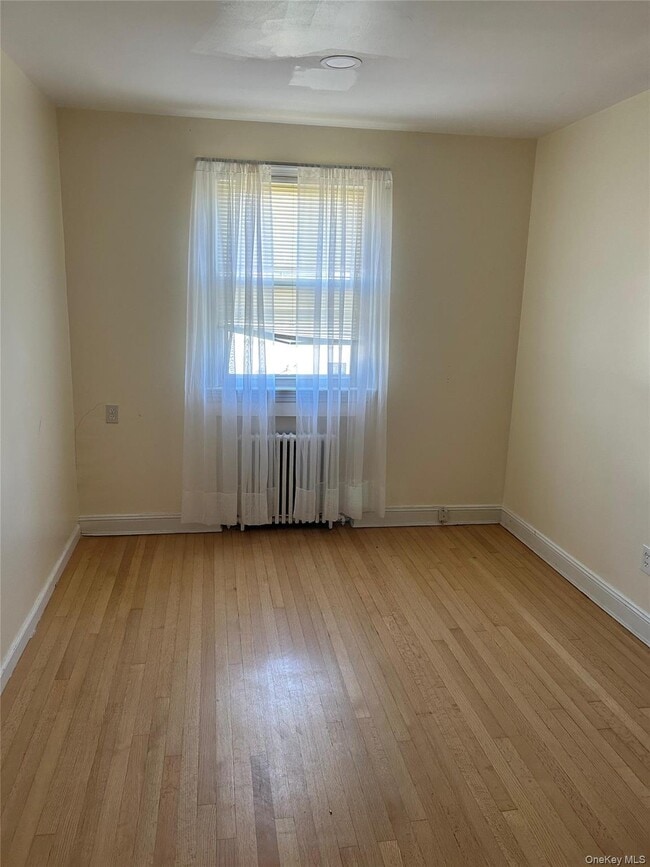 Photo - 1086 Tulip Ave