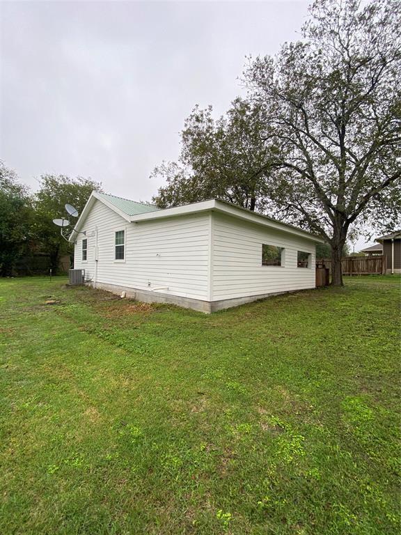 Photo - 125 E 2nd St