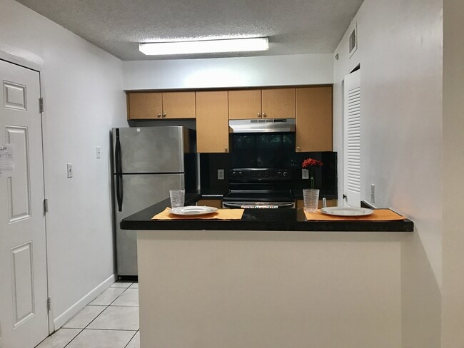 Photo - 620 S Park Rd Townhome