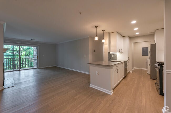 Riverwood at New Canaan - 3BD 2BA - Kitchen & Living Room