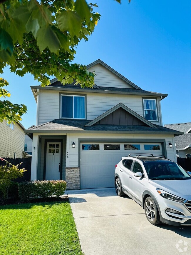 Building Photo - Beautiful Ridgefield Home