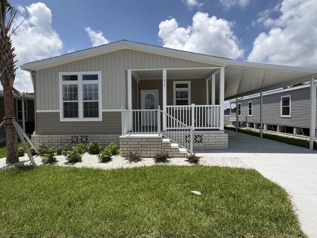 Building Photo - 1635 Voyager Dr