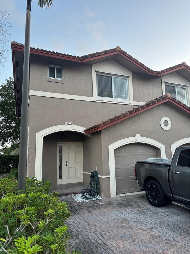 Building Photo - 3102 Coral Ridge Dr