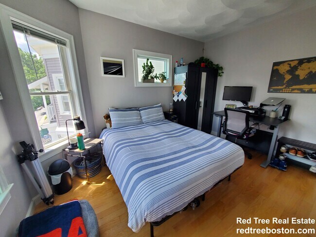 Photo - 83 Newbury St