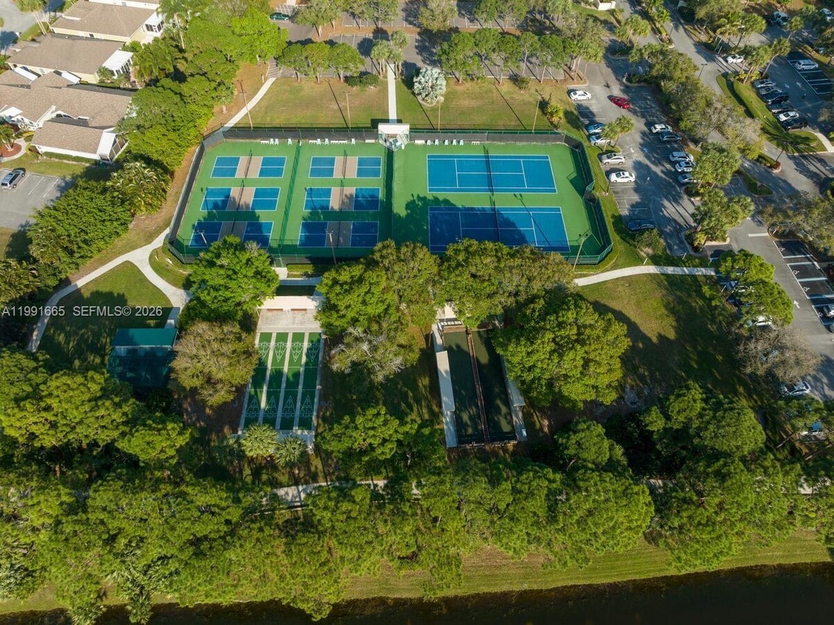 Photo - 822 NW Sorrento Ln