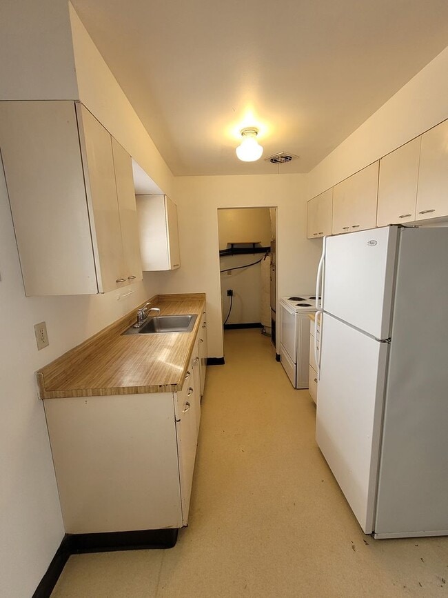 Photo - 1222/1224vand Unit 1222 Vandenberg