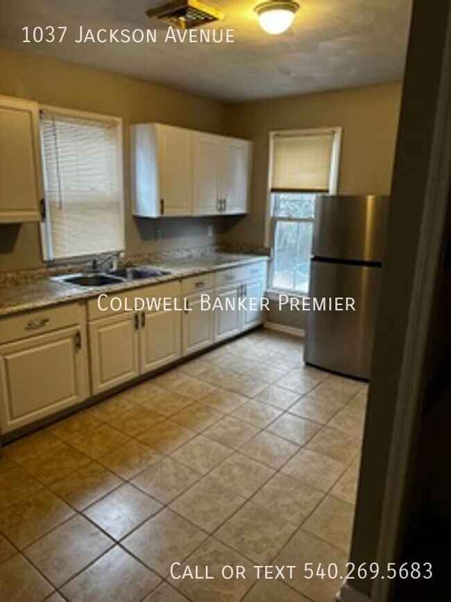 Photo - 1037 Jackson Ave