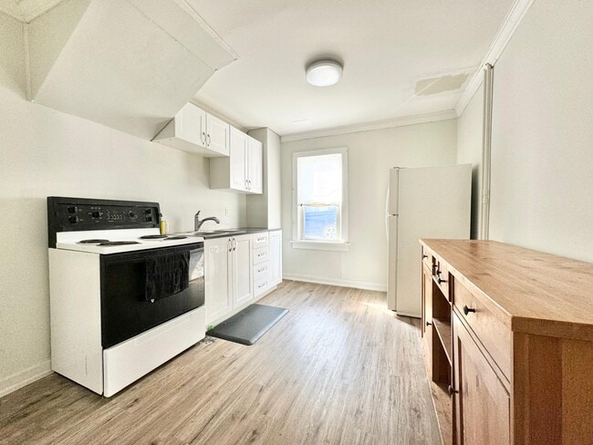 Photo - 6 Chestnut St E