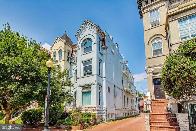Building Photo - 2121 N St NW Unit 7 Rental