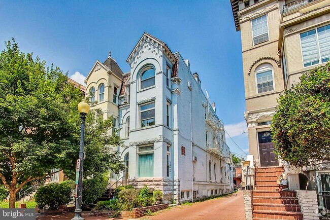 Building Photo - 2121 N St NW Unit 7 Rental