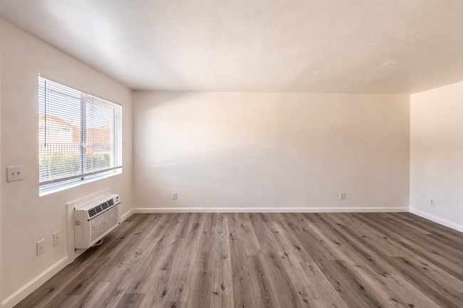 Photo - Palmdale Apartment 2 bedroom Unidad 13