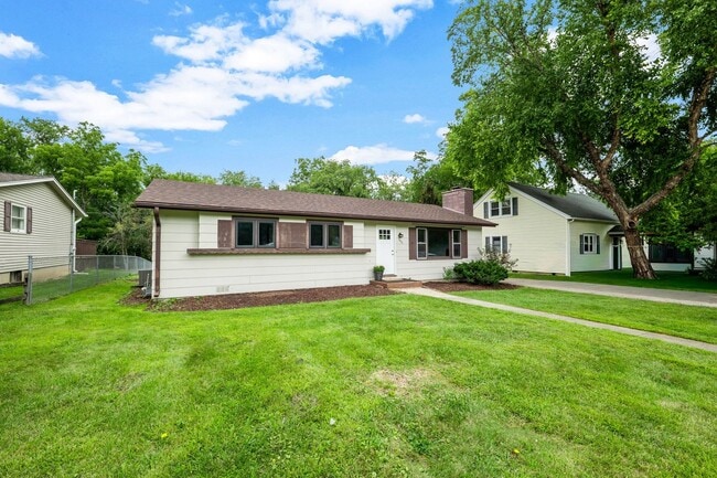 Building Photo - 360 Poplar St