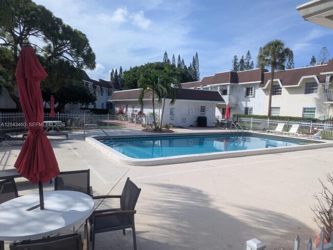 700 SE 2nd Ave Unit 313