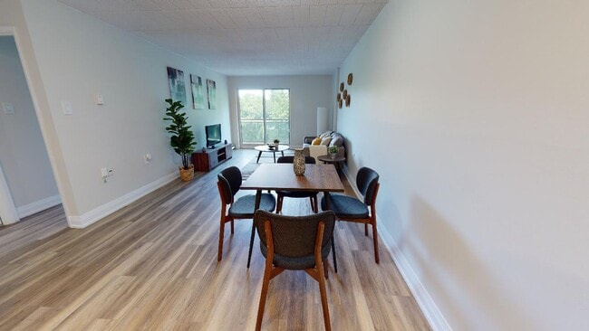 Photo - Silvercreek Parkway