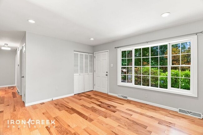 Photo - 16 King Arthur Pl