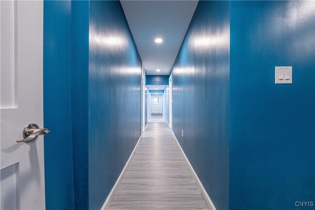 Photo - 599 Albany St