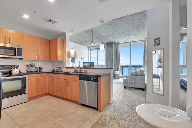 Photo - 300 S Australian Ave Unidad 1208