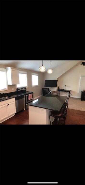 Photo - 330 2nd St SW