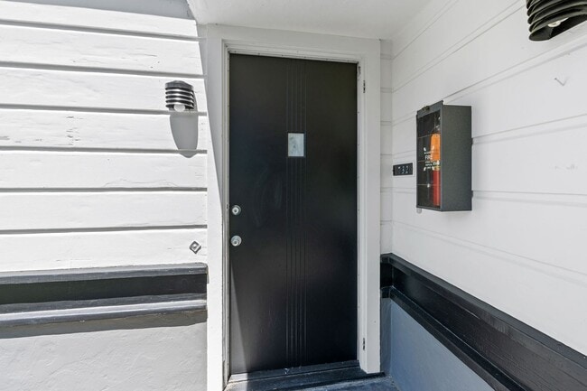 Photo - 728-734 Seminary St Unit 732