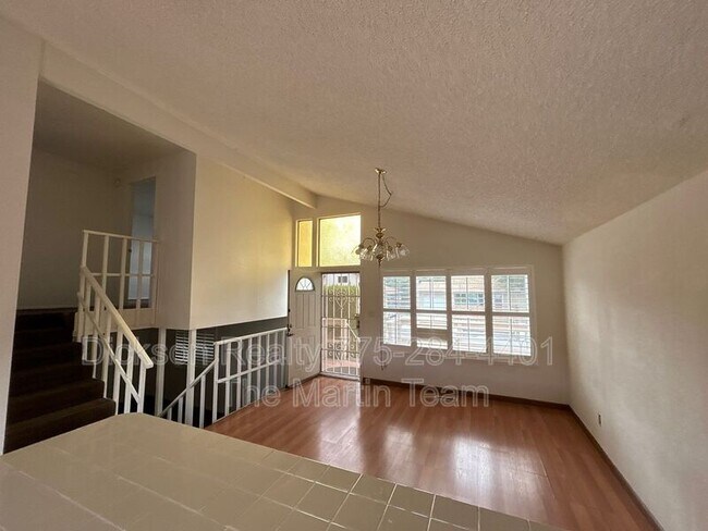 Photo - 306 E Quail St