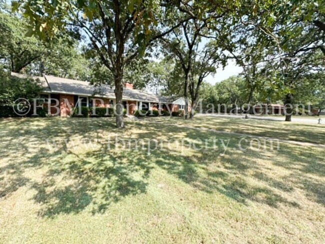 900 Dobbins Rd