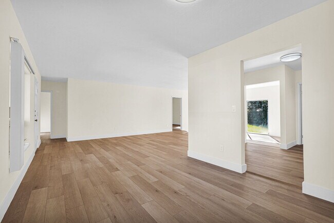 Photo - 135 NW 48th Ct