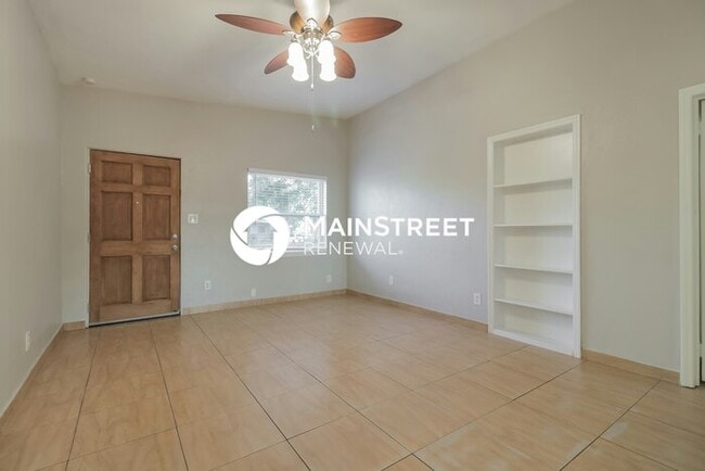 Photo - 4 Bedroom Pet-Friendly Home in Orlando, FL with Main Street Renewal