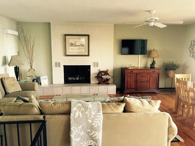 Photo - 8017 Shore Dr