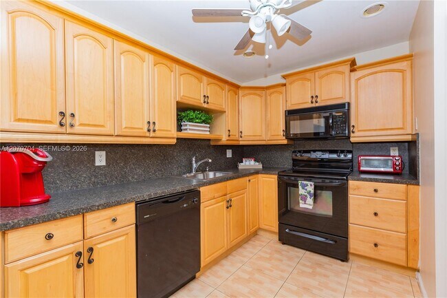 Photo - 1055 NW 83rd Ave Unidad C47