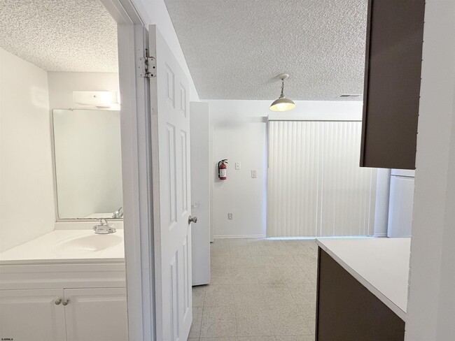 Photo - 53 Greenwich Dr Unit 1703