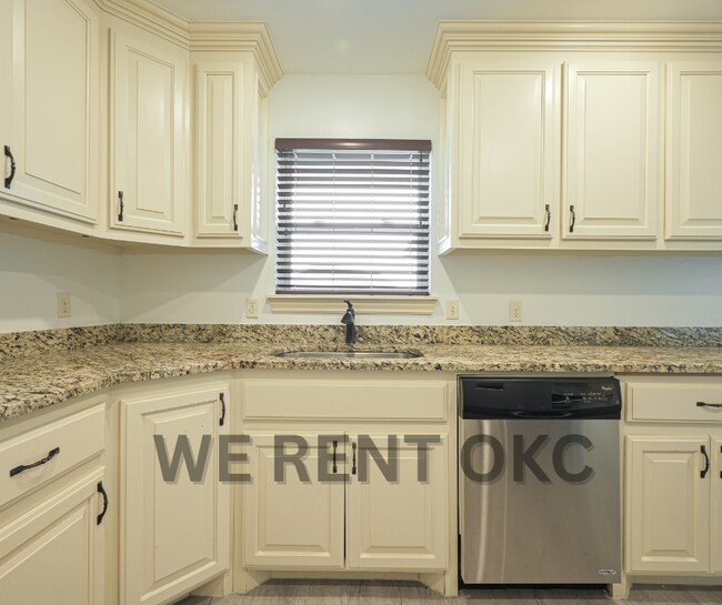 Photo - 853 SW 8th St