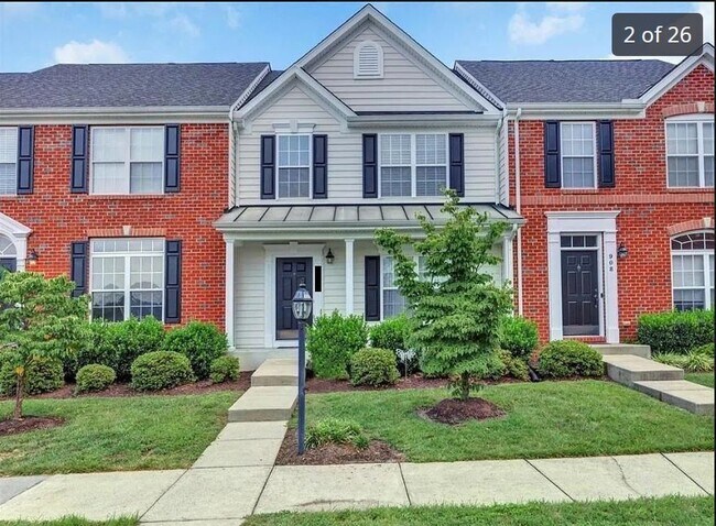 Photo - 910 Wellston Ct Townhome